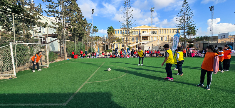 Day 4   Yellow V Green (1)